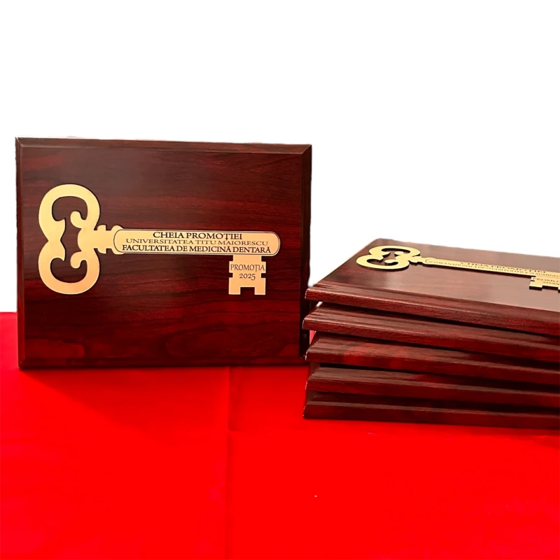 Cheia Promoției cadou final an școlar pentru Şef de Promoție 